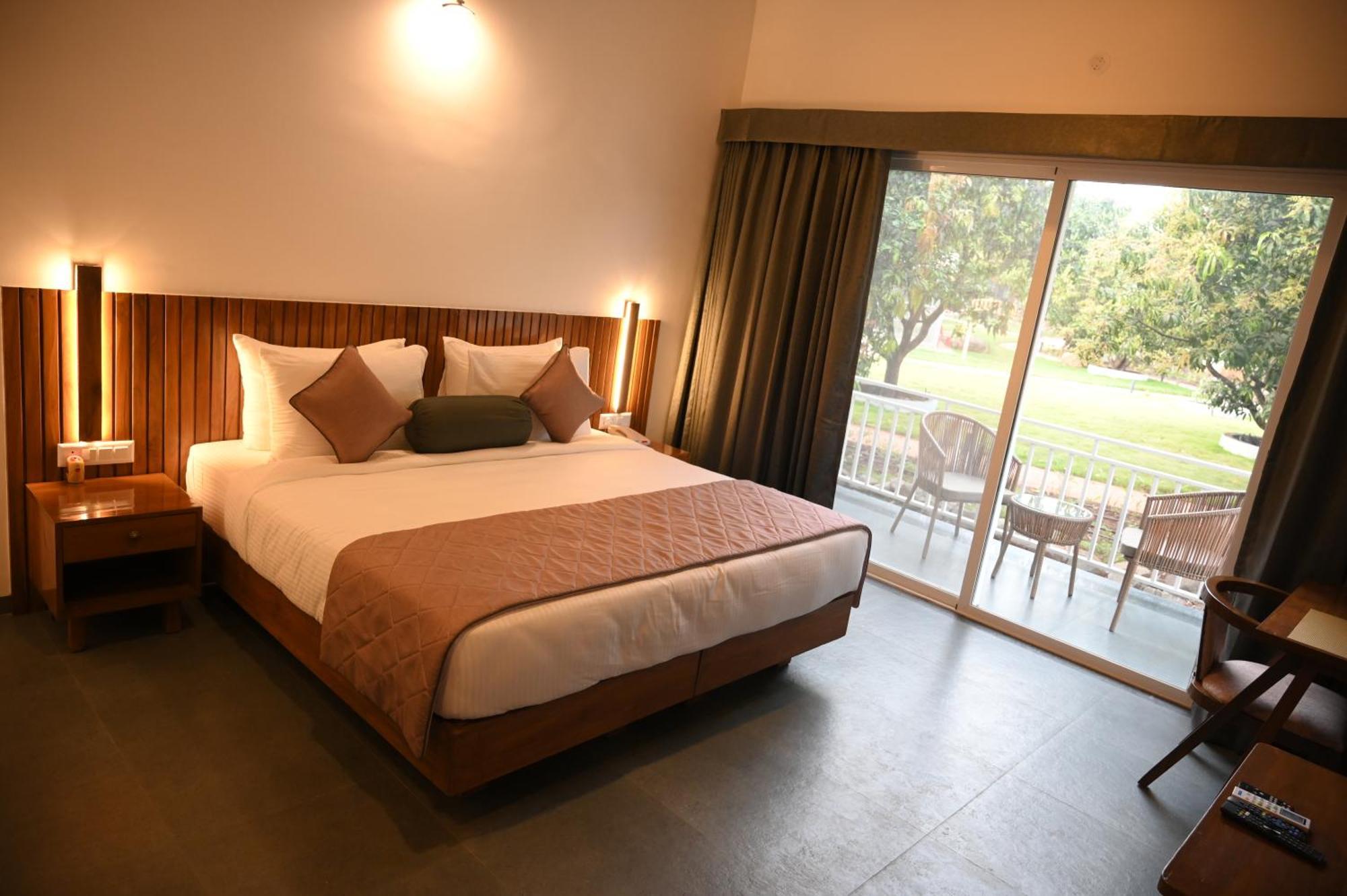Mango Leaf Lake Resort Malkhed Exterior foto